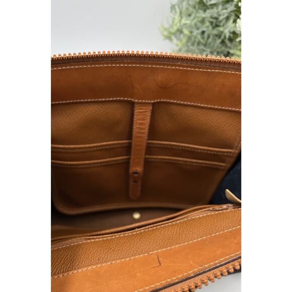Authenticated Vintage Dooney & Bourke Navy Tan All Weather Leather Satchel Duck - Picture 6 of 10